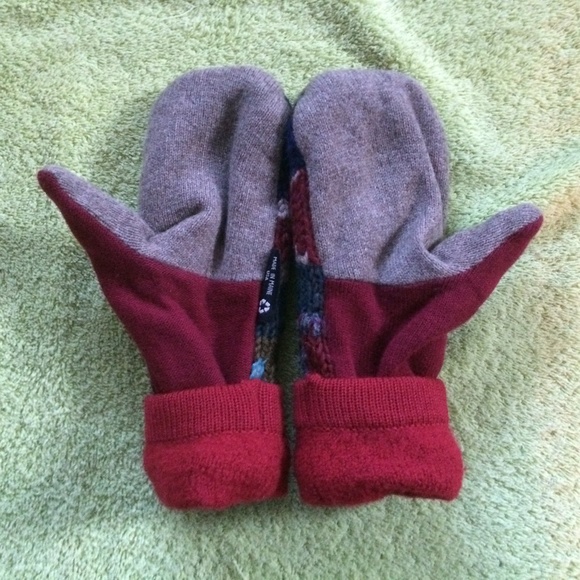 Handmade Wool Mittens - Picture 2 of 4